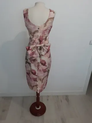 Conjunto de chaqueta y vestido floral