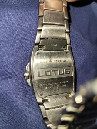 Reloj Lotus Mujer Rojo y Plateado