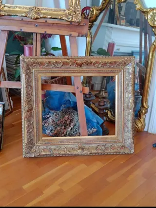 Marco dorado madera tallada