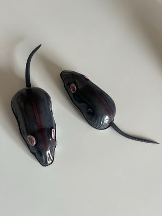 Topolino giocattolo nero prezzo x coppia