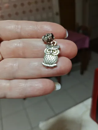 Colgante búho de la suerte plateado envejecido