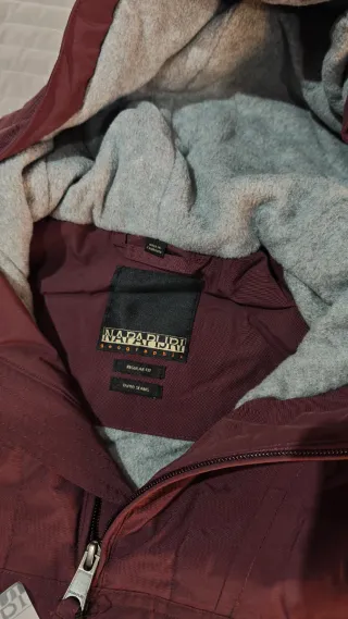 Chaqueta Napapijri M granate capucha