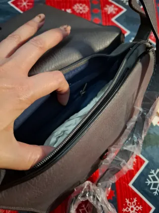 Bolso negro tachuelas