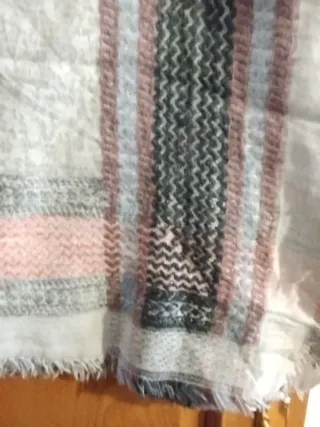 Bufandas y pañuelos de Parfois, como nuevos.