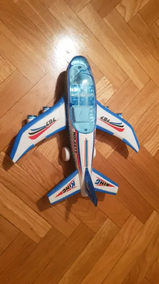 Avión de juguete con luces y sonido