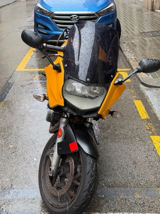 BMW F 800 R Amarilla