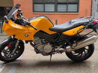 BMW F 800 R Amarilla
