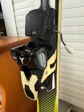 Esquís Atomic Vantage X77c 178cm con fijaciones XT