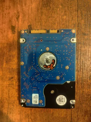 Disco duro SATA III Hitachi de 320GB