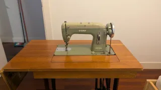 Máquina de coser Sigma verde crema