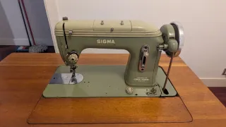 Máquina de coser Sigma verde crema