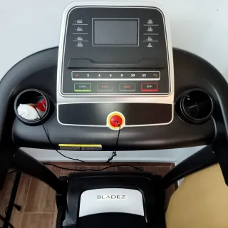 Cinta de correr BladeZ TR090i