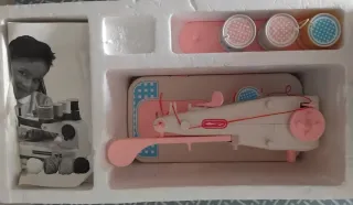 Máquina de coser y bordar vintage