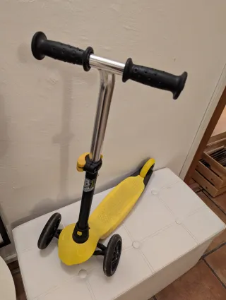 Monopatín Oxelo 3 Ruedas Amarillo/Negro