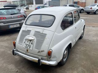 SEAT 600 D