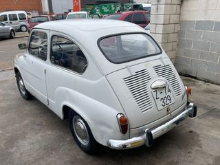 SEAT 600 D