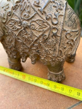 Figura de elefante de resina decorativa