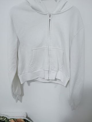 Sudadera corta con capucha blanca
