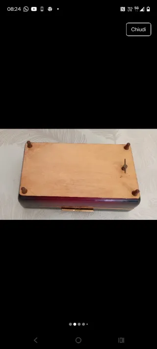 Carillon funzionante antico con scena dipinta