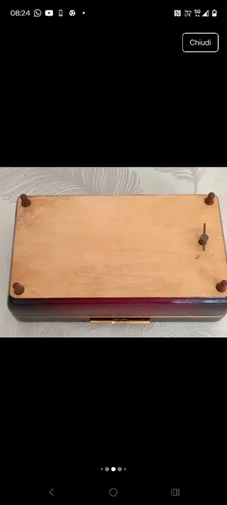 Carillon funzionante antico con scena dipinta