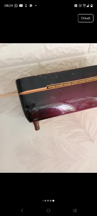 Carillon funzionante antico con scena dipinta