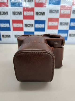 Estuche MegaGear MG1403 para Leica Q-P, Q (Typ 116)