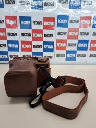 Estuche MegaGear MG1403 para Leica Q-P, Q (Typ 116)