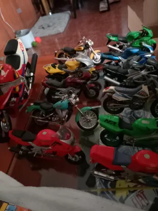 Colección Cascos Miniatura Motos