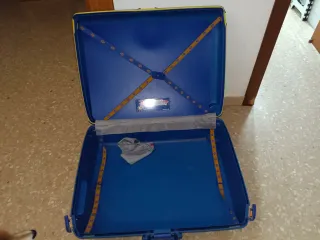 Maleta Samsonite Rígida 70x50 con ruedas + Neceser