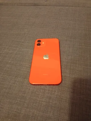 iPhone 12 rojo
