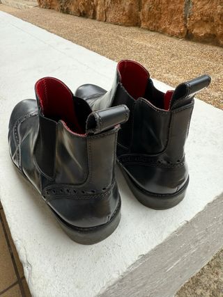 Stivali Chelsea grigi da uomo con fodera rossa