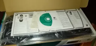 Logitech Cordless Desktop EX110 Teclado y Ratón