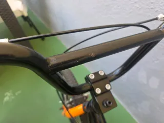 Bicicleta BMX Negra y Naranja