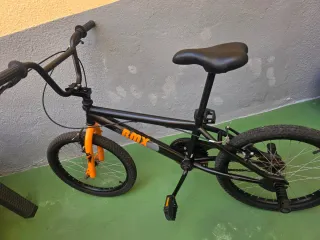 Bicicleta BMX Negra y Naranja
