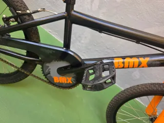 Bicicleta BMX Negra y Naranja