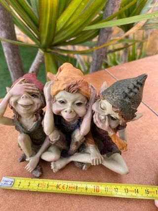 Figura de duendes de resina