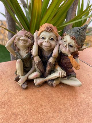 Figura de duendes de resina