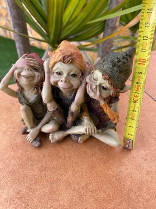 Figura de duendes de resina