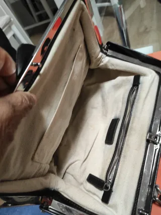 Bolso de mano con estampado geométrico