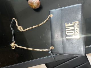 Bolso Moschino Negro Cadena Dorada