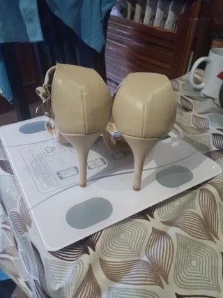 Sandalias Mary Paz Talla 38 Beige