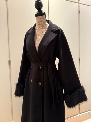 Abrigo largo paño negro con puños de pelo