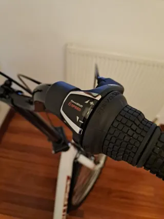 Bicicleta plegable blanca F-pack 24