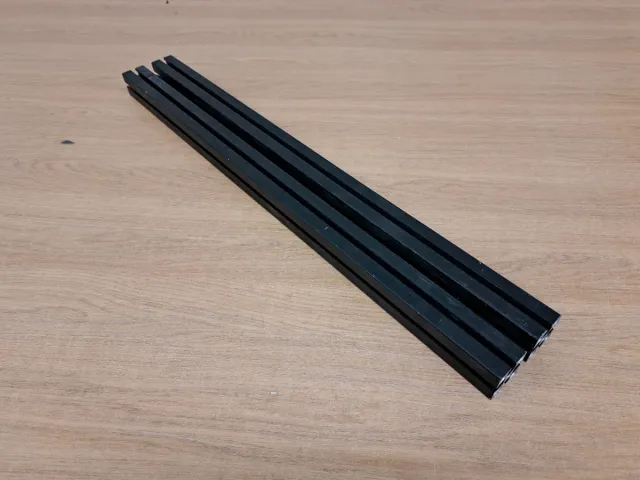 Profili di alluminio scanalati (3KG)