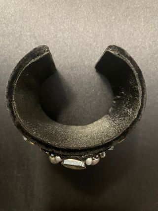 Brazalete Terciopelo azul marino con Piedras