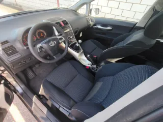 Toyota Auris 2011