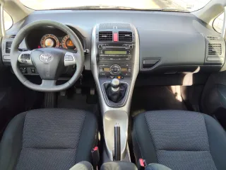 Toyota Auris 2011
