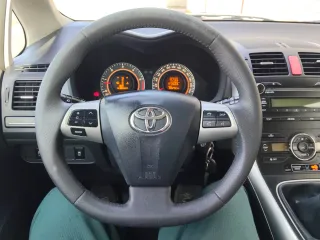 Toyota Auris 2011