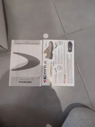 Zapatos de protección negros y amarillos