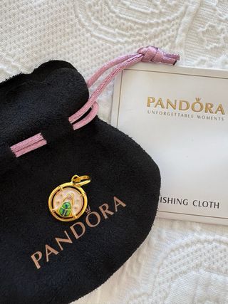 charm Escarabajo Suerte Dorado y Verde